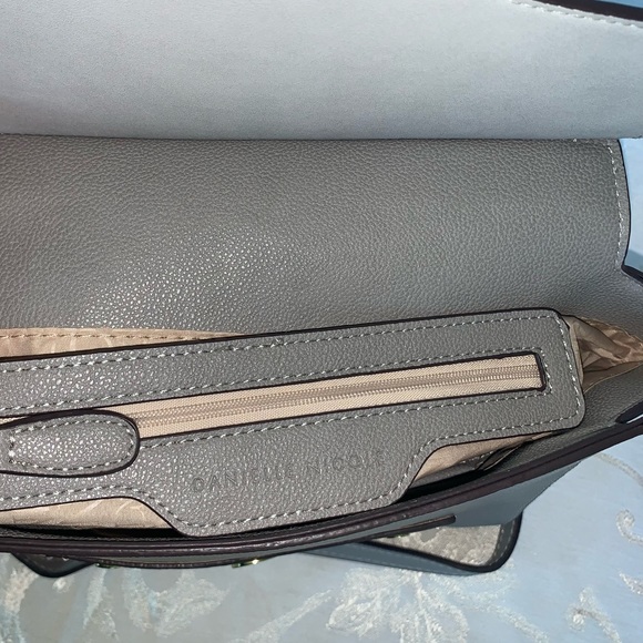 Danielle Nicole grey 2-tone crossbody - Picture 6 of 7